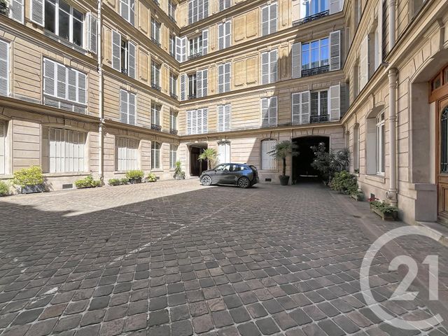 Chambre à vendre - 1 pièce - 8.39 m2 - PARIS - 75008 - ILE-DE-FRANCE - Century 21 Quartier Des Théâtres