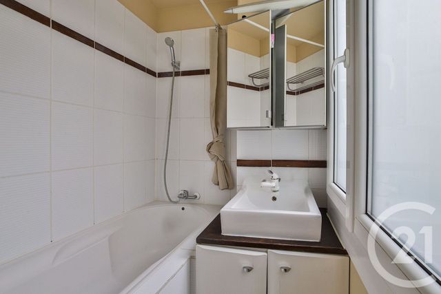 Afficher la photo en grand Appartement F3 à vendre - 3 pièces - 57.38 m2 - PARIS - 75009 - ILE-DE-FRANCE - Century 21 Quartier Des Théâtres