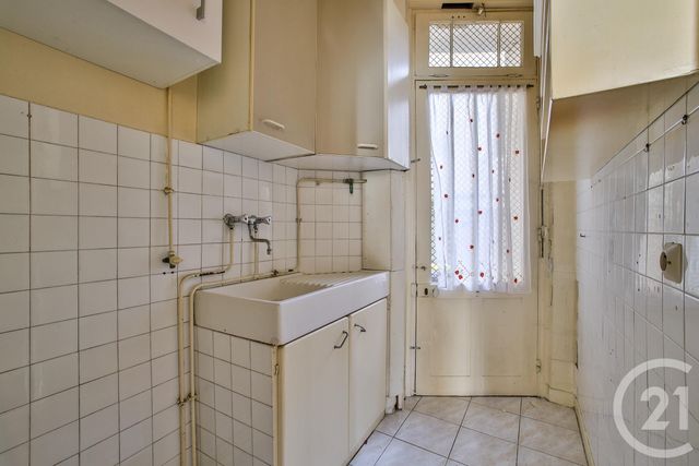 Appartement F2 à vendre - 2 pièces - 31.27 m2 - PARIS - 75018 - ILE-DE-FRANCE - Century 21 Quartier Des Théâtres