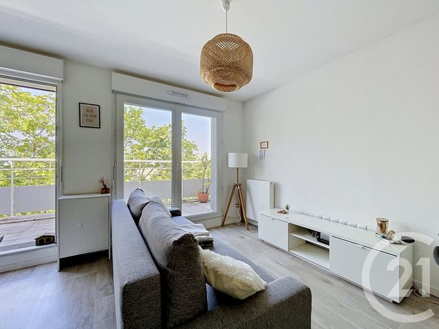 Appartement F2 à louer - 2 pièces - 45.8 m2 - SARTROUVILLE - 78 - ILE-DE-FRANCE - Century 21 Quartier Des Théâtres
