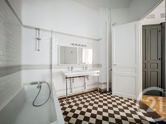 Appartement T6 à louer - 6 pièces - 163.7 m2 - PARIS - 75008 - ILE-DE-FRANCE - Century 21 Quartier Des Théâtres