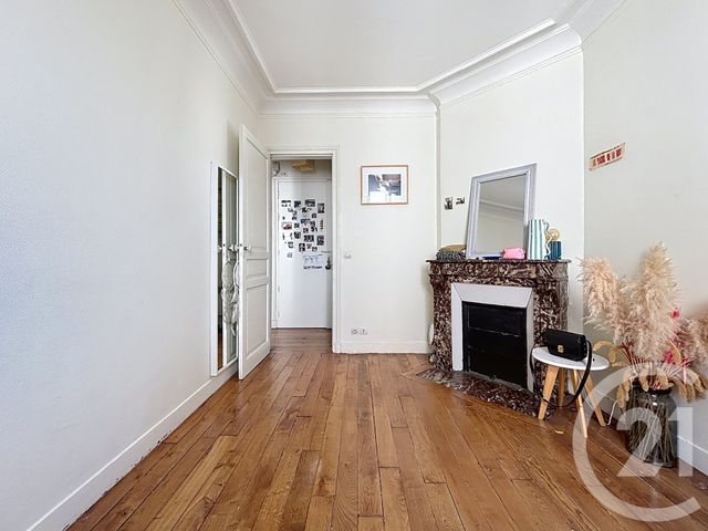 Appartement T2 à vendre - 2 pièces - 35.09 m2 - PARIS - 75020 - ILE-DE-FRANCE - Century 21 Quartier Des Théâtres
