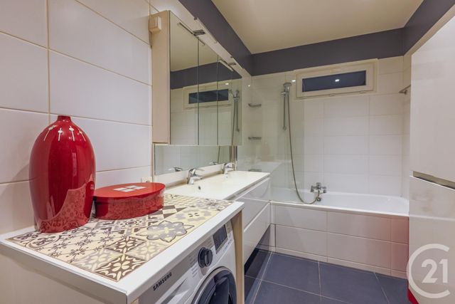 Appartement F2 à vendre - 3 pièces - 69.5 m2 - PARIS - 75008 - ILE-DE-FRANCE - Century 21 Quartier Des Théâtres