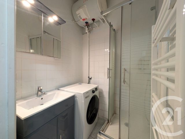 Appartement F2 à vendre - 2 pièces - 27.6 m2 - PARIS - 75008 - ILE-DE-FRANCE - Century 21 Quartier Des Théâtres