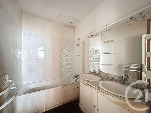 Appartement T4 à vendre - 4 pièces - 80.0 m2 - PARIS - 75009 - ILE-DE-FRANCE - Century 21 Quartier Des Théâtres