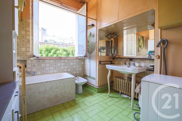 Appartement F5 à vendre - 5 pièces - 119.18 m2 - PARIS - 75009 - ILE-DE-FRANCE - Century 21 Quartier Des Théâtres
