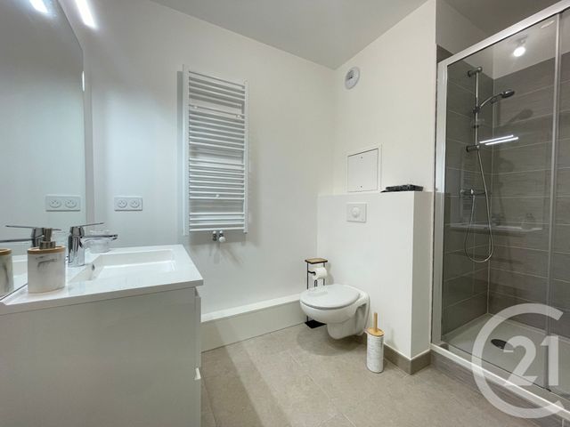 Appartement F2 à louer - 2 pièces - 46.64 m2 - ST OUEN SUR SEINE - 93 - ILE-DE-FRANCE - Century 21 Quartier Des Théâtres