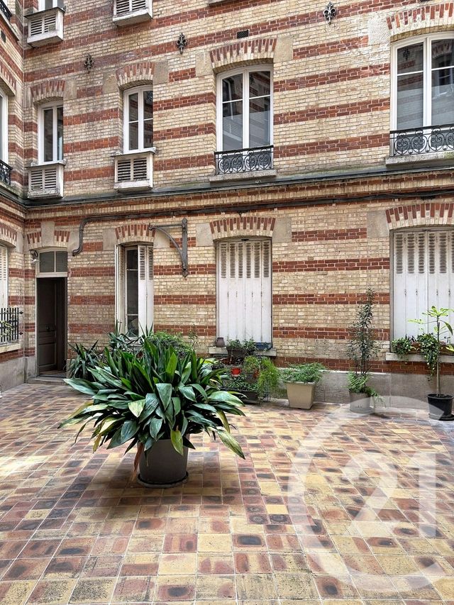 Appartement F2 à vendre - 2 pièces - 37.5 m2 - PARIS - 75017 - ILE-DE-FRANCE - Century 21 Quartier Des Théâtres