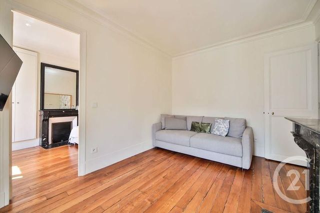 Appartement F2 à louer - 2 pièces - 35.64 m2 - PARIS - 75008 - ILE-DE-FRANCE - Century 21 Quartier Des Théâtres