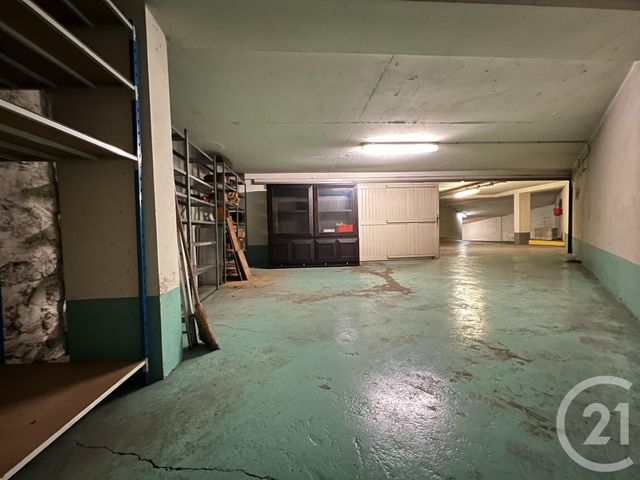 parking à louer - 35.0 m2 - PARIS - 75008 - ILE-DE-FRANCE - Century 21 Quartier Des Théâtres