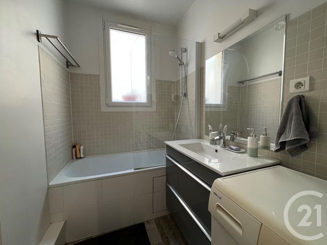 Appartement F2 à louer - 2 pièces - 39.51 m2 - PARIS - 75018 - ILE-DE-FRANCE - Century 21 Quartier Des Théâtres