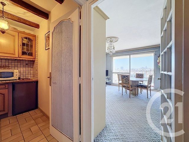 Appartement F1 à vendre - 1 pièce - 28.0 m2 - PARIS - 75018 - ILE-DE-FRANCE - Century 21 Quartier Des Théâtres