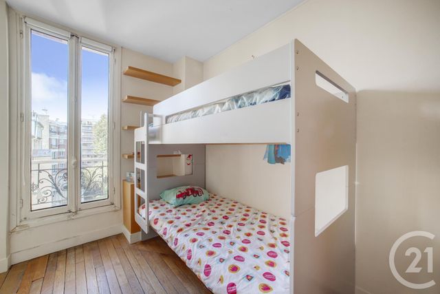 Appartement F5 à vendre - 5 pièces - 93.15 m2 - PARIS - 75018 - ILE-DE-FRANCE - Century 21 Quartier Des Théâtres
