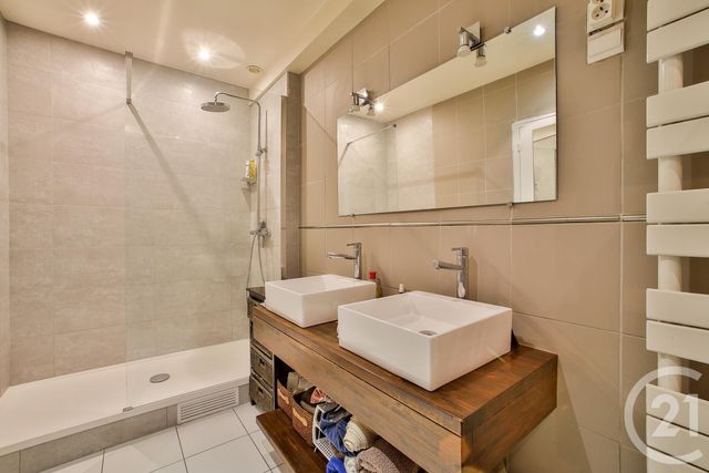 Appartement F6 à vendre - 6 pièces - 158.7 m2 - PARIS - 75015 - ILE-DE-FRANCE - Century 21 Quartier Des Théâtres